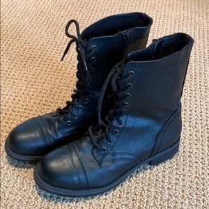 Black combat booties w/ side zipper sz 9 like new!